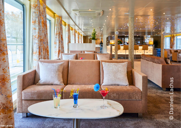 Salon_Bar