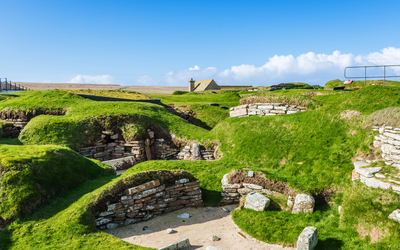 Skara Brae, eine jungsteinzeitliche Siedlung auf Orkney, einem Archipel in Schottland