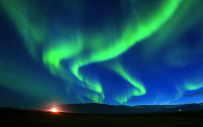 Nordlichter (Aurora Borealis) bei Nacht