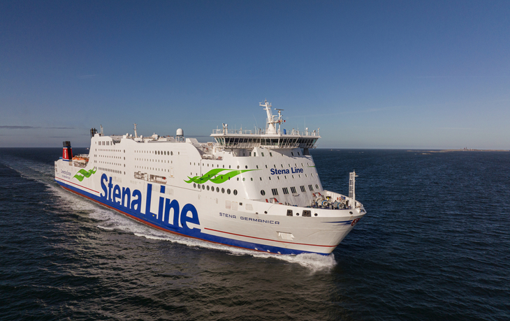 Fähre der Stena Line auf offenem Meer.